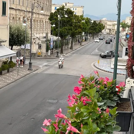 Bed & Breakfast Pompeii Central Home 4*
