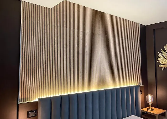 Pompeii Central Home פומפיי