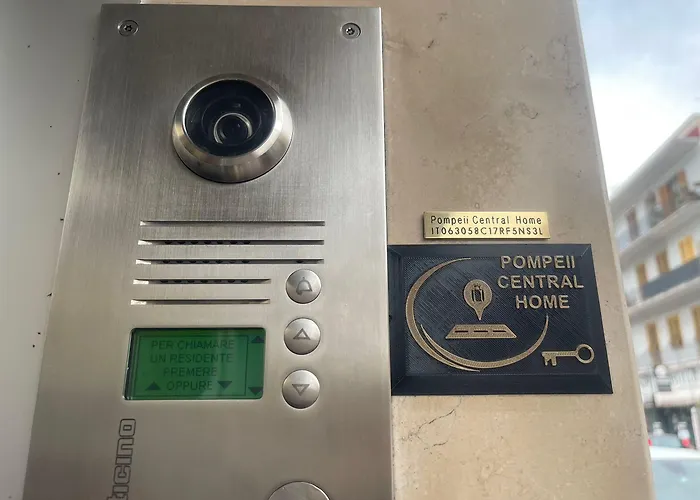 לינה וארוחת בוקר Pompeii Central Home פומפיי