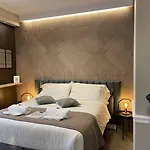 فندق مبيت وإفطار Pompeii Central Home 4*
