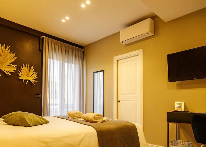Pompeii Central Home 4*